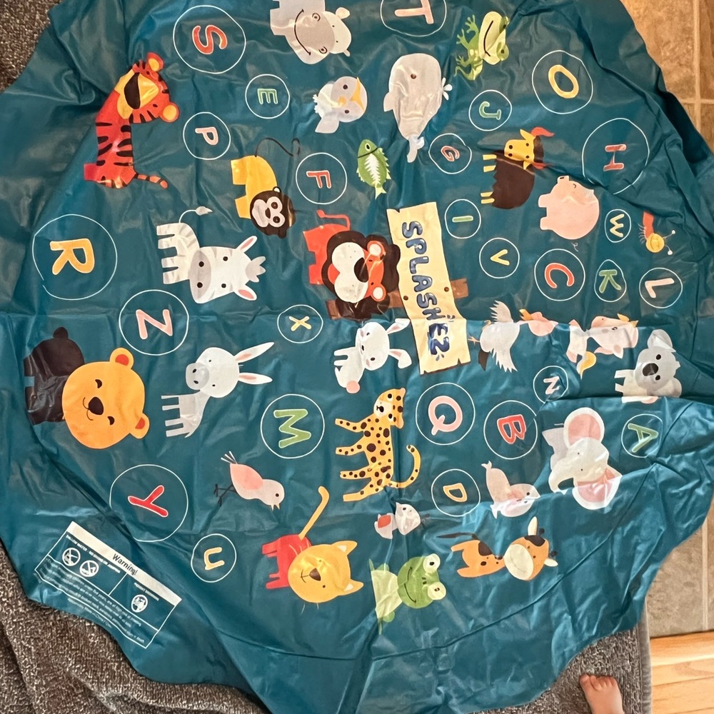 Baby water sprinkler pad.